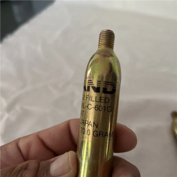 Threaded 12g Co2 Cartridge Size